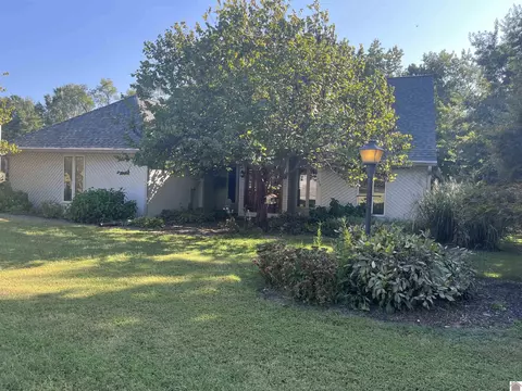 708 Coventry Trl, Paducah, KY 42003