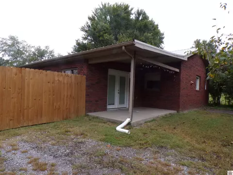 4434 Schneidman Rd, Paducah, KY 42003