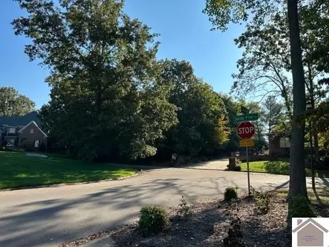 1505 Sandy Pine Dr, Murray, KY 42071