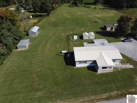 8212 Goode Rd, Hopkinsville, KY 42240