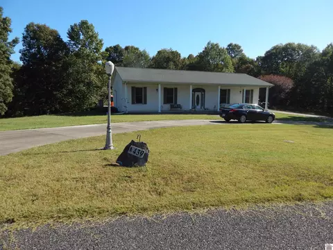 439 St Andrews Ln, Benton, KY 42025