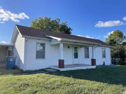 627 N 4th St, Murray, KY 42071