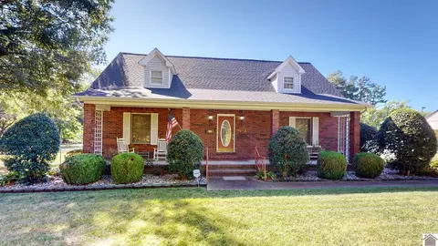 1013 Sharpe St, Murray, KY 42071