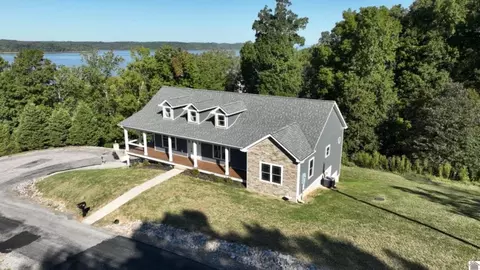 68 Channel Ridge Rd, Cadiz, KY 42211