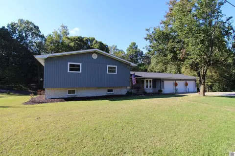 25 Helton St, Calvert City, KY 42029
