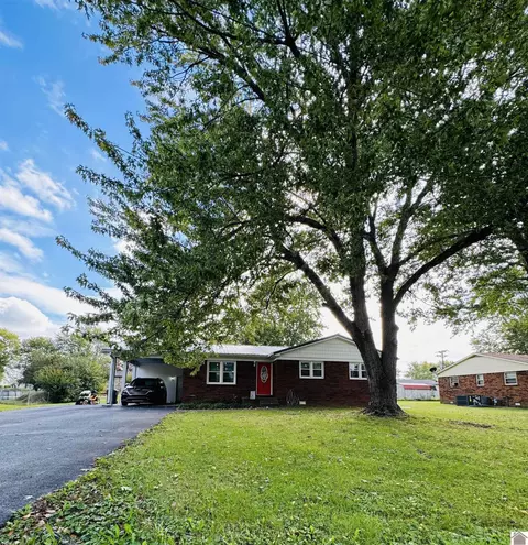 138 Sunset Cir, Cadiz, KY 42211
