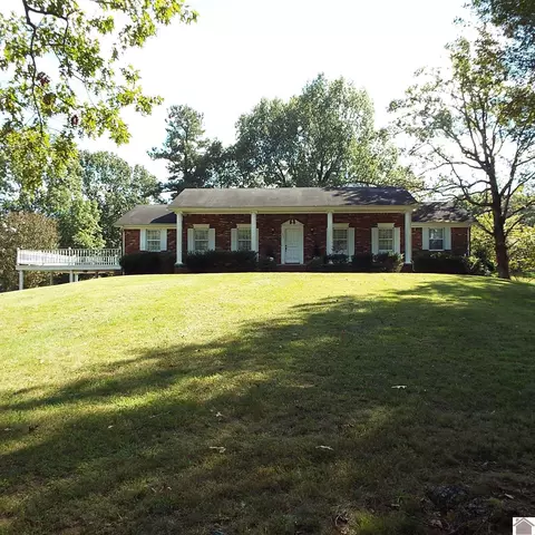 204 Jericho Ln, Calvert City, KY 42029