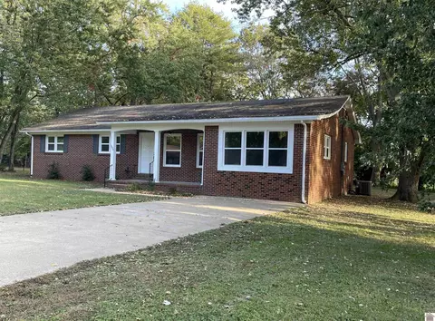 1805 Greenbriar, Murray, KY 42071