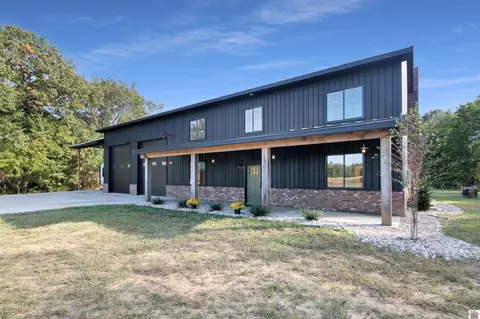 215 Wintergreen, Murray, KY 42071