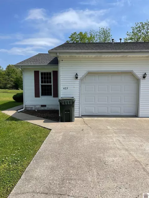 425 2nd St, Calvert City, KY 42029