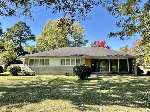 600 Meadow Ln, Murray, KY 42071