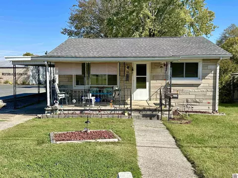 1205 Elm St, Benton, KY 42025