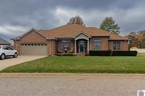 140 Choctaw Dr, Cadiz, KY 42211