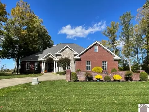 308 Sequoyah Trl, Cadiz, KY 42211
