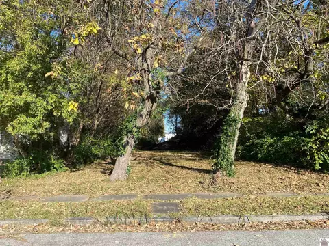 312 N 12th St, Paducah, KY 42001
