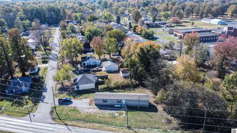 103 Lindberg St, Paducah, KY 42003