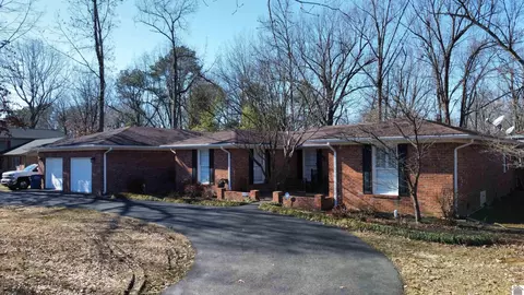 4333 Saint Charles Ct, Paducah, KY 42001