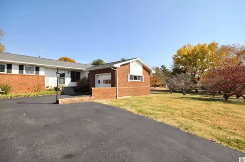 304 Park Ave, Eddyville, KY 42038