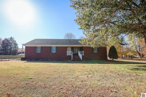 106 E 23rd St, Benton, KY 42025