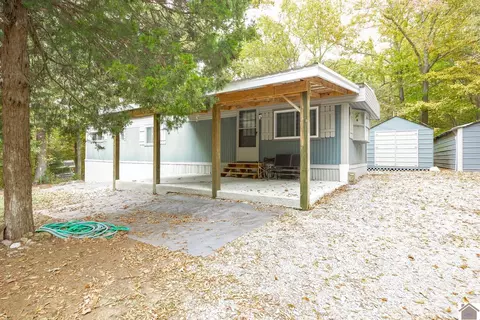 294 Apple Dr, Cadiz, KY 42211