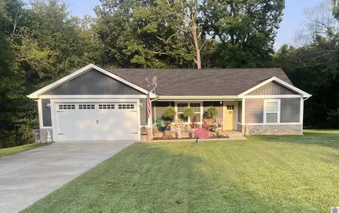 241 Meadow Green Cir, Murray, KY 42071