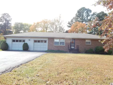 6341 Benton Rd, Paducah, KY 42003