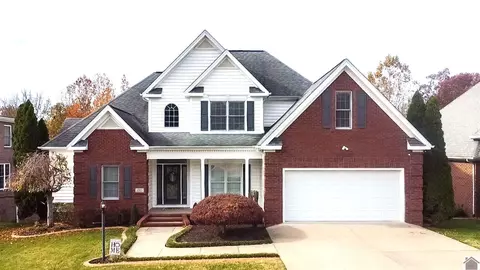 145 Spring Valley Dr, Paducah, KY 42003