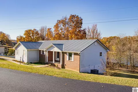 439 Skyline Dr, Cadiz, KY 42211