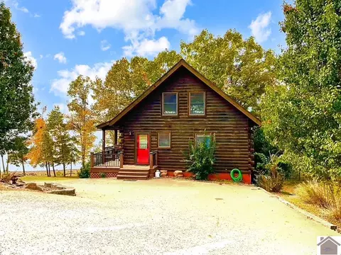 82 Tuckaway Rdg, Cadiz, KY 42211