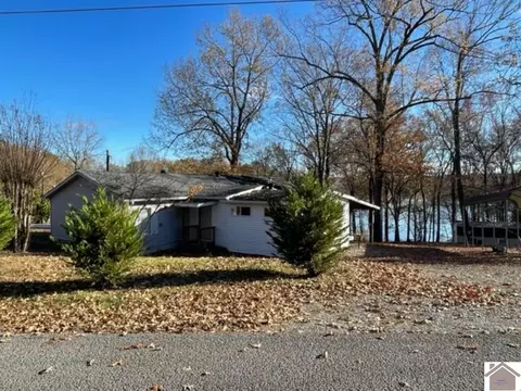 400 Riverview Trl, Cadiz, KY 42211