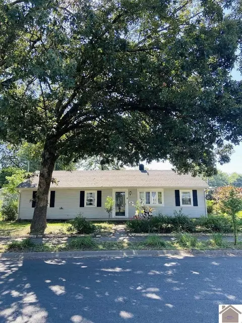2842 Cornell, Paducah, KY 42003