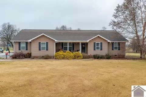 1200 W Slaughter Rd, Mayfield, KY 42066