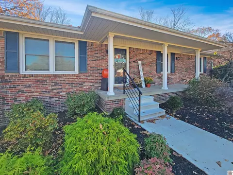 146 Fisher Blvd, Paducah, KY 42003