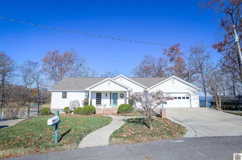 368 Lake Dr, Benton, KY 42025