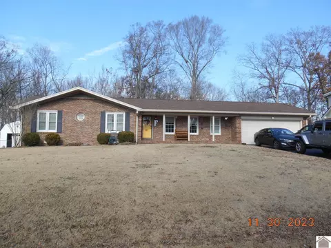 222 Donna Dr, Hopkinsville, KY 42240
