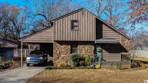 1715 Debby Dr, Paducah, KY 42003