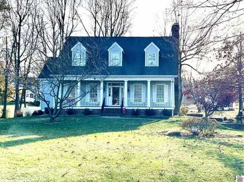140 Willowcreek Rd, Paducah, KY 42003