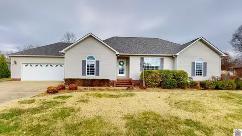 504 Smiths Ln, Mayfield, KY 42066