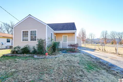 1216 Sanders Ave, Paducah, KY 42001