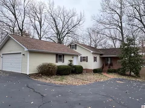 74 Shore Ln, Benton, KY 42025