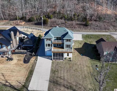 478 Eden Bay Dr, Eddyville, KY 42038