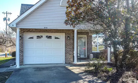 919 Stonebrook Ct, Paducah, KY 42003