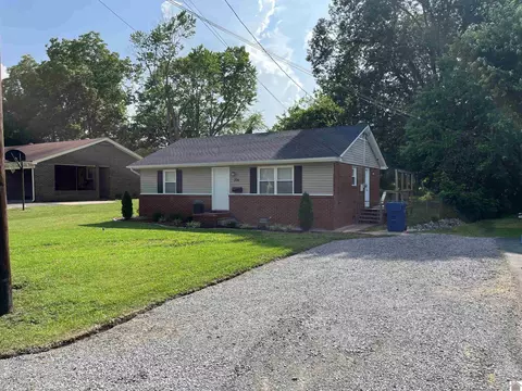 206 Irvan St, Murray, KY 42071