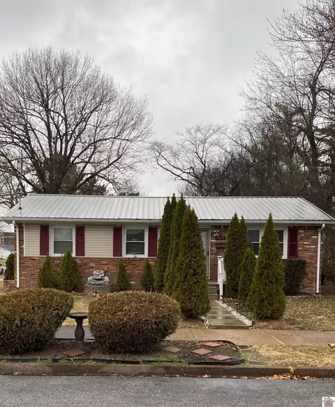 935 Oscar Cross Ave, Paducah, KY 42001