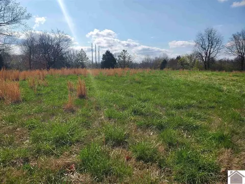 360 Clarkline Rd, Paducah, KY 42001