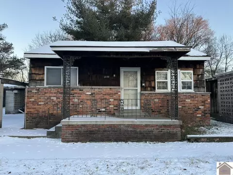 1258 Flournoy St, Paducah, KY 42001