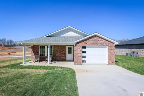 691 Elmdale Rd, Paducah, KY 42003