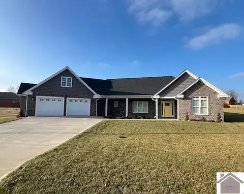 254 Choctaw Dr, Cadiz, KY 42211