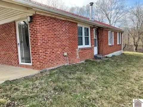 2239 Lock E Rd, Cadiz, KY 42211