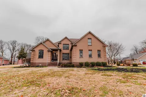 180 Fair Chase Dr, Paducah, KY 42001